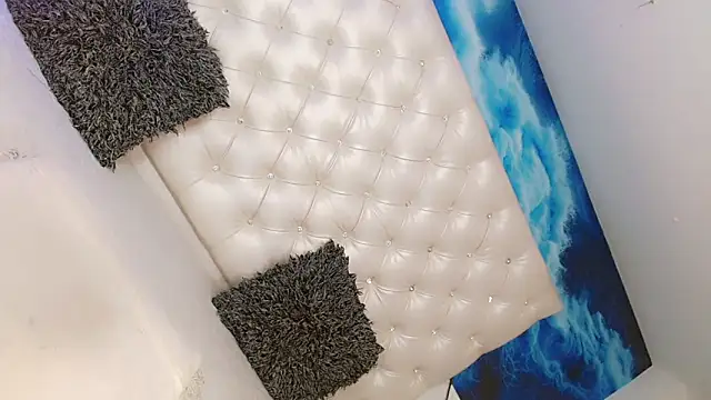 Milla Star  online show from April 19, 6:10 pm