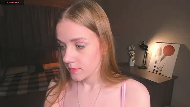 OdellaFrake online show from September 17, 7:37 pm