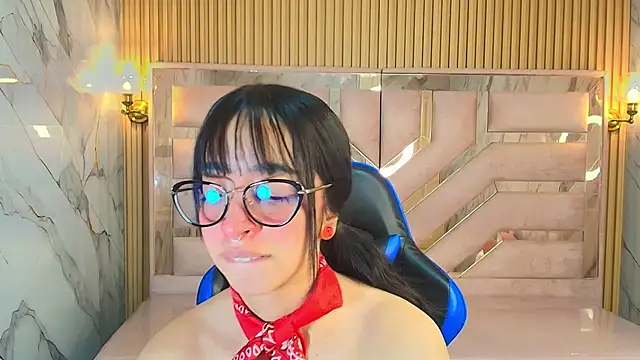 Snapshot of zoe_r_ chatting on October 4, 3:15 am zoe r online show from October 4, 3:15 am