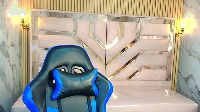 Snapshot of zoe_r_ chatting on October 22, 3:18 am zoe r online show from October 22, 3:18 am