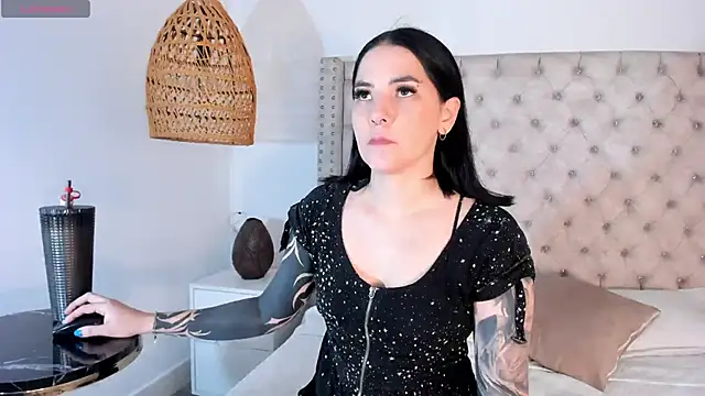 Snapshot of kate_cass chatting on December 17, 6:47 pm kate cass online show from December 17, 6:47 pm