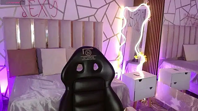 CYRUS TAY online show from March 19, 12:53 pm