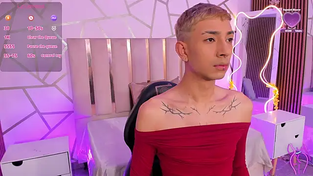 CYRUS TAY online show from April 20, 12:08 pm