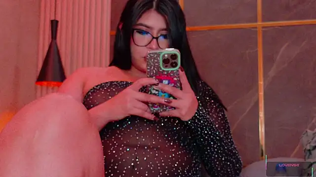 SophiieEvanss online show from March 12, 4:40 am