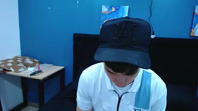 Jheampiiero online show from November 10, 2:49 pm