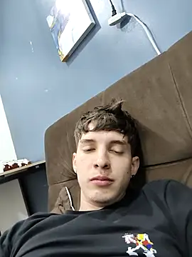 Jheampiiero online show from November 18, 2:32 pm