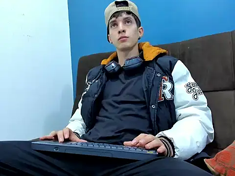 Jheampiiero online show from February 2, 8:51 pm