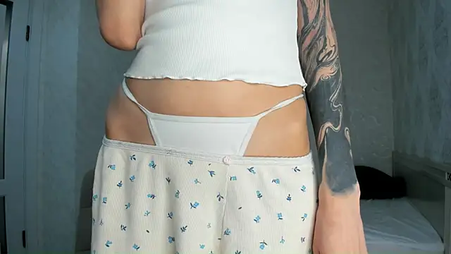 Snapshot of Amy_Loveme chatting on October 4, 3:37 am Amy Loveme online show from October 4, 3:37 am