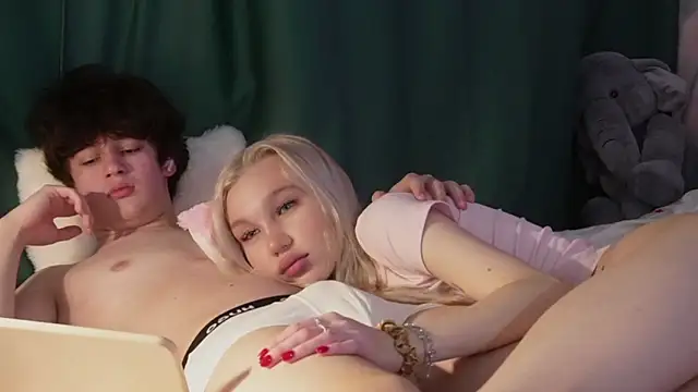 cuteleraay online show from April 27, 5:55 pm