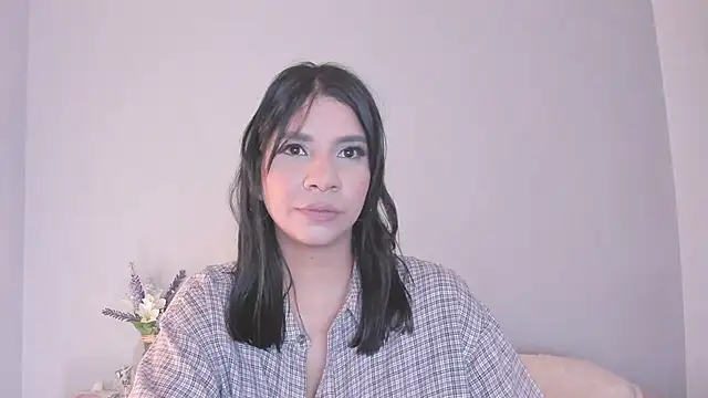 Laura-angeel online show from February 5, 4:44 pm