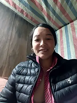 Snapshot of Bliss_rose chatting on January 16, 3:43 am Bliss rose online show from January 16, 3:43 am