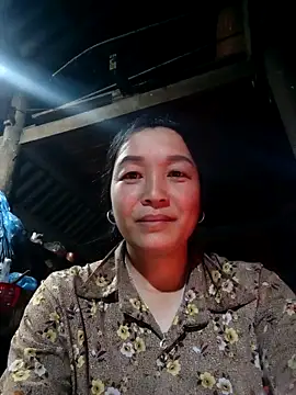 Snapshot of Bliss_rose chatting on February 6, 2:42 pm Bliss rose online show from February 6, 2:42 pm