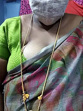 Snapshot of TAMIL_ELAKKIYA chatting on November 20, 8:36 am TAMIL ELAKKIYA online show from November 20, 8:36 am