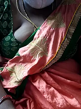 Snapshot of TAMIL_ELAKKIYA chatting on November 29, 8:28 am TAMIL ELAKKIYA online show from November 29, 8:28 am