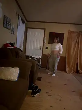 JuicyExxxperience online show from January 15, 10:42 am