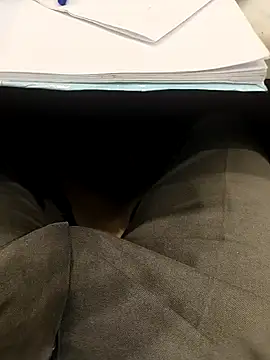 hotboy43339 online show from November 4, 3:49 am