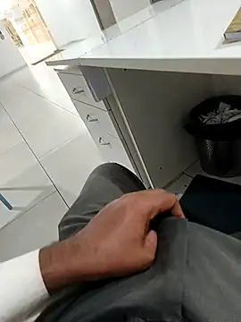 hotboy43339 online show from March 8, 8:45 pm