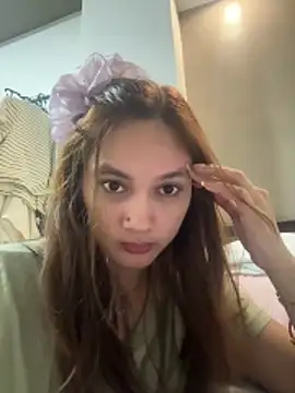 LanySylvia online show from April 28, 5:18 pm