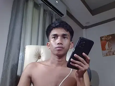 Snapshot of charlie0728 chatting on December 23, 3:15 am charlie0728 online show from December 23, 3:15 am