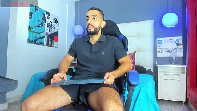 Yiyo10  online show from March 31, 9:04 pm