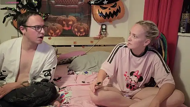 Snapshot of lisa_yummi chatting on October 22, 9:14 pm lisa yummi online show from October 22, 9:14 pm