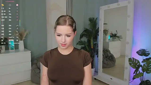 JanetMoor online show from December 5, 9:00 pm