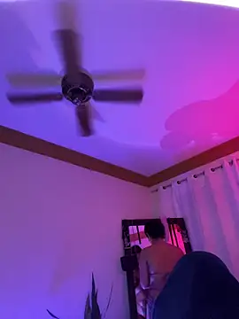 ZahaRose online show from December 4, 8:12 am