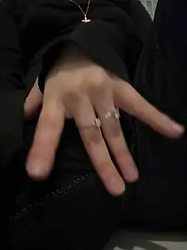 Only April online show from March 27, 5:13 am