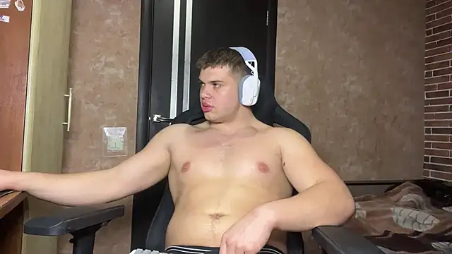 MusclePhantom online show from April 24, 9:17 pm