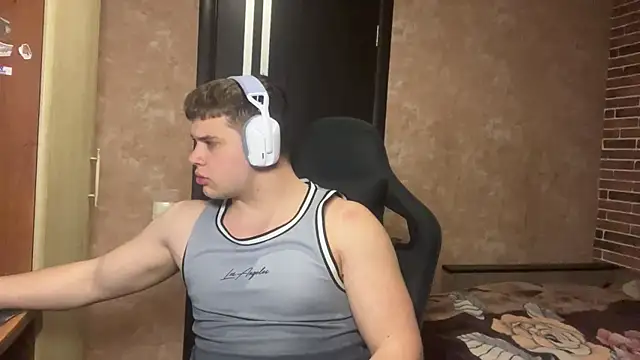 Snapshot of MusclePhantom chatting on May 7, 8:58 pm MusclePhantom online show from May 7, 8:58 pm