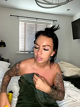 Snapshot of BELLABLACKXUK chatting on October 28, 1:47 pm BELLABLACKXUK online show from October 28, 1:47 pm