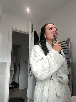 Snapshot of BELLABLACKXUK chatting on November 11, 11:10 am BELLABLACKXUK online show from November 11, 11:10 am