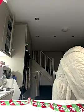 Snapshot of BELLABLACKXUK chatting on December 5, 12:08 am BELLABLACKXUK online show from December 5, 12:08 am