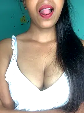 Snapshot of Priya_baby0 chatting on September 17, 6:53 pm Priya baby0 online show from September 17, 6:53 pm