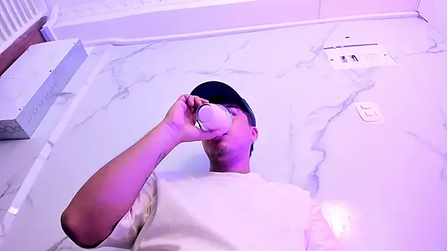 juanmechanic  online show from December 17, 6:30 am