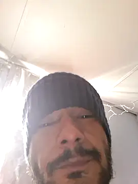 Snapshot of MassedParidae chatting on February 26, 4:50 pm MassedParidae online show from February 26, 4:50 pm