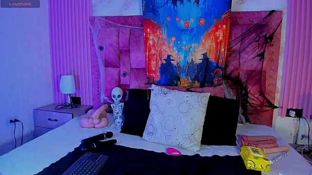 railey rosse  online show from October 28, 4:20 pm