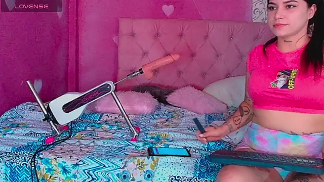 Lali HOtt online show from October 5, 3:43 pm