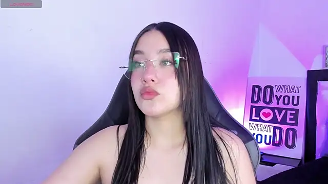 KimGarces online show from September 19, 8:31 pm