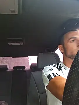 Snapshot of Necunoscutul001 chatting on September 14, 4:44 am Necunoscutul001 online show from September 14, 4:44 am