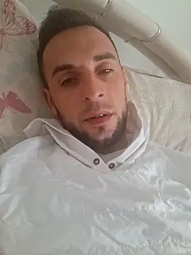 Snapshot of Necunoscutul001 chatting on September 28, 9:47 am Necunoscutul001 online show from September 28, 9:47 am