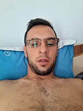 Snapshot of Necunoscutul001 chatting on October 7, 12:13 pm Necunoscutul001 online show from October 7, 12:13 pm