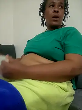 Snapshot of Ebonyboobsmilk chatting on October 21, 5:46 pm Ebonyboobsmilk online show from October 21, 5:46 pm