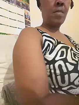 Snapshot of Ebonyboobsmilk chatting on November 21, 5:33 pm Ebonyboobsmilk online show from November 21, 5:33 pm