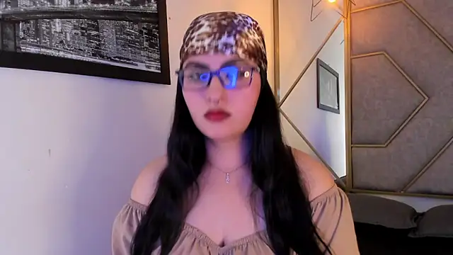 NavannyCattan online show from November 9, 6:01 am