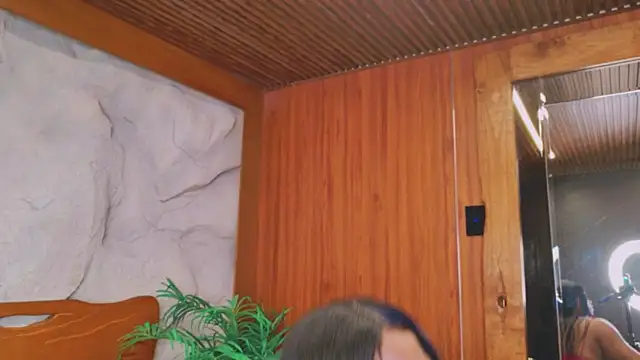 Snapshot of kaylie_mitchel chatting on November 1, 10:12 pm kaylie mitchel online show from November 1, 10:12 pm