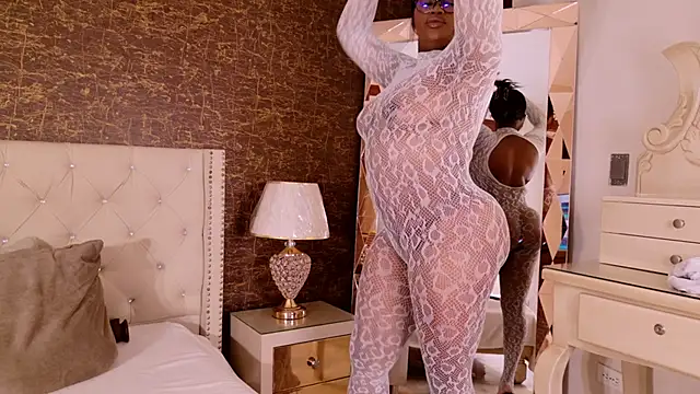 Snapshot of kaylie_mitchel chatting on November 5, 11:05 pm kaylie mitchel online show from November 5, 11:05 pm