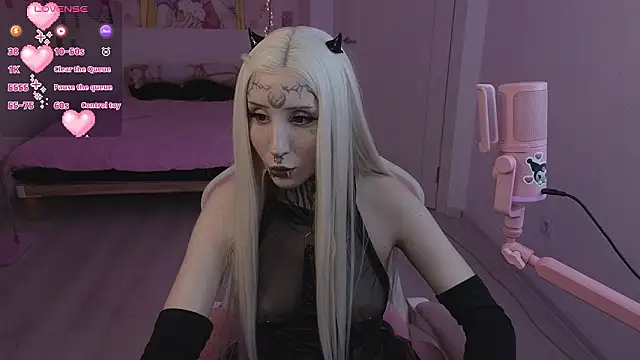 Snapshot of Nana_stolass chatting on March 7, 11:18 am Nana stolass online show from March 7, 11:18 am