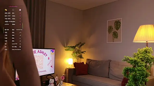 Luna Foxy online show from October 8, 2:25 pm