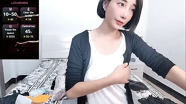 Snapshot of YIWA-2000 chatting on November 2, 5:21 am YIWA-2000 online show from November 2, 5:21 am